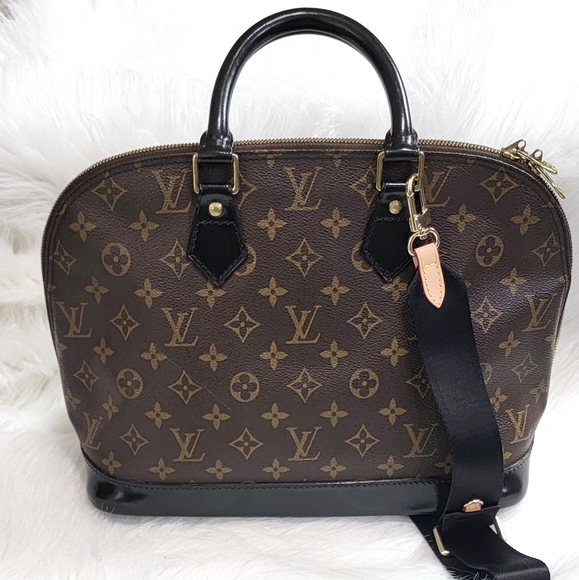 ✨LOUIS VUITTON Alma PM Handbag with non - LV adjustable crossbody strap. - Picture 13 of 15